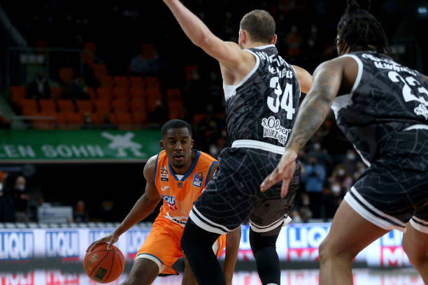 同蛙王般展 同蛙王般展