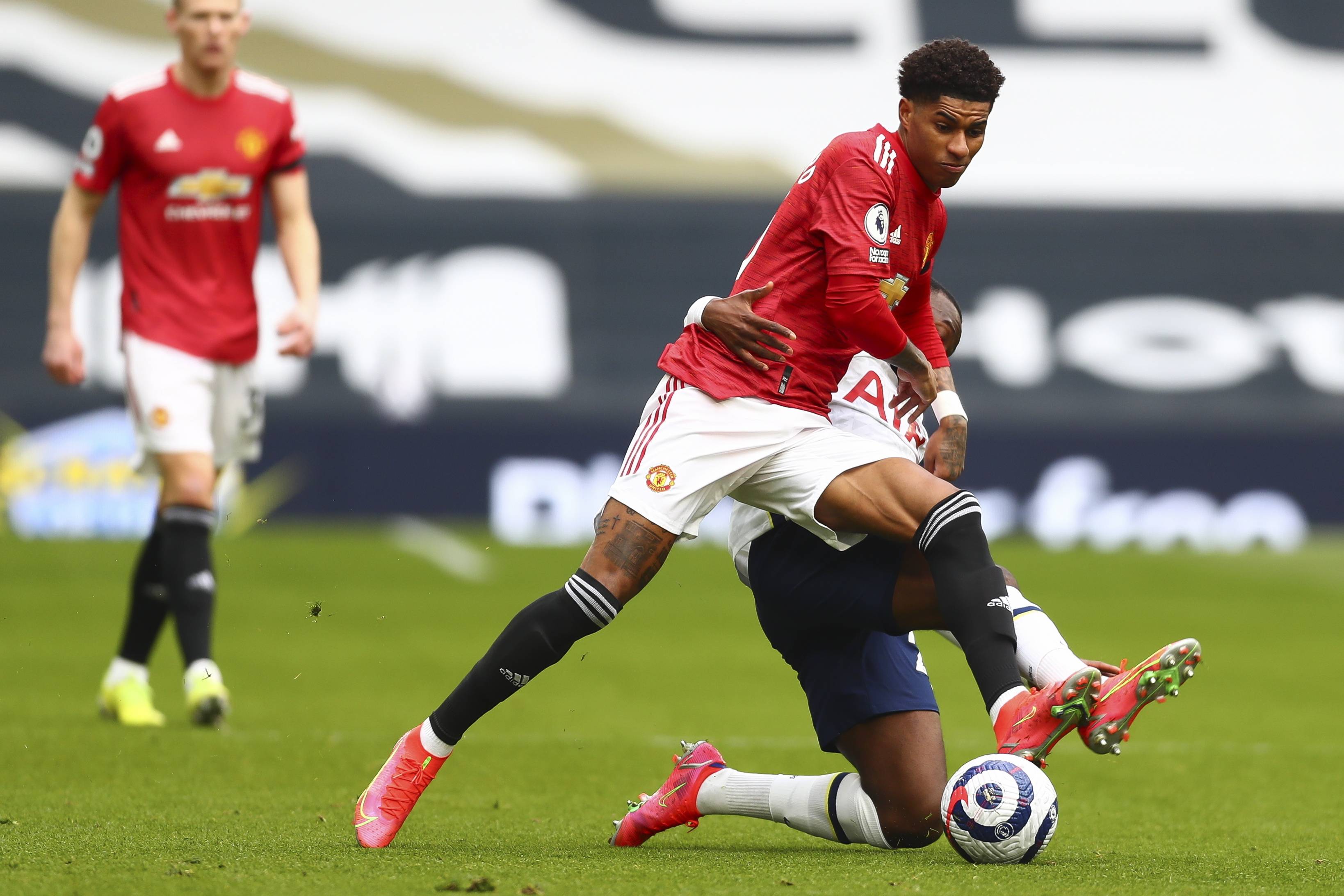 尤其是边路 尤其是边路