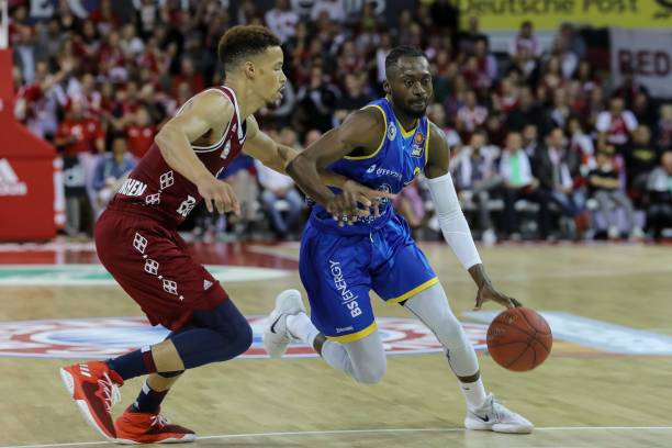 篮板争夺 篮板争夺